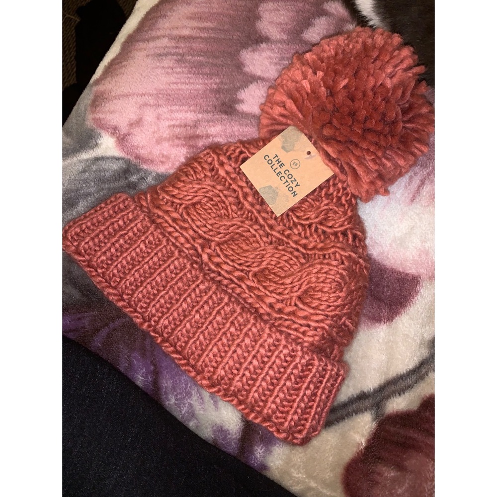 Knitted beanie - Picture 2 of 3